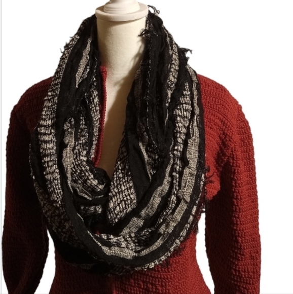 Joe Boxer Light weight black and white Infinity Scarf - Picture 2 of 3